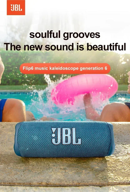 Enceinte Bluetooth sans fil JBL Flip 6 originale, portable et étanche IPX7, pour une utilisation en extérieur. Profitez d'une musique stéréo avec basses profondes et d'un tweeter indépendant.
